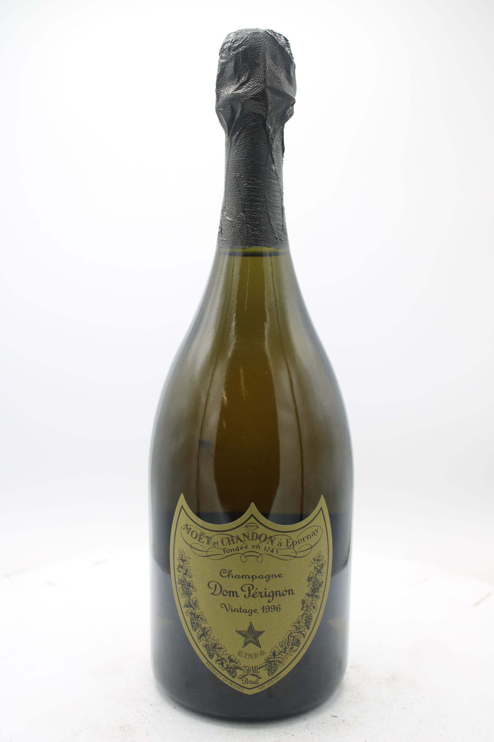 ワイン 1996 Dom Perignon Reserve De L'Abbaye Dom Pérignon Reserve de l'Abbaye Champagne | Vivino English